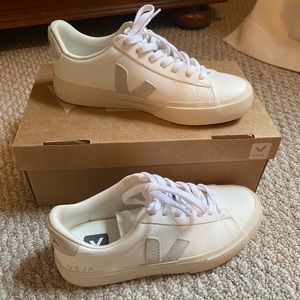 NEW Veja Campo Sneakers